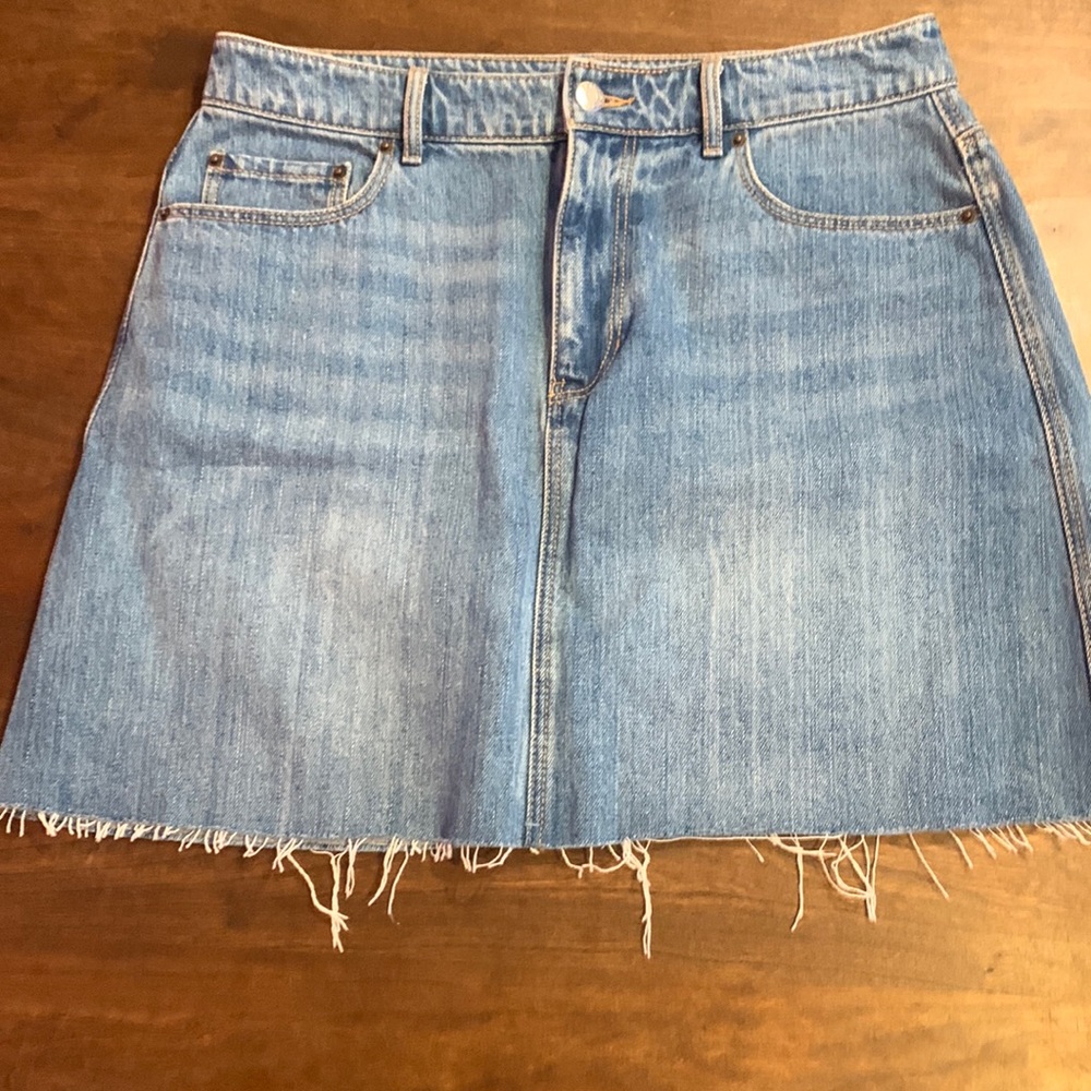 NWOT Old Navy denim skirt, size 8